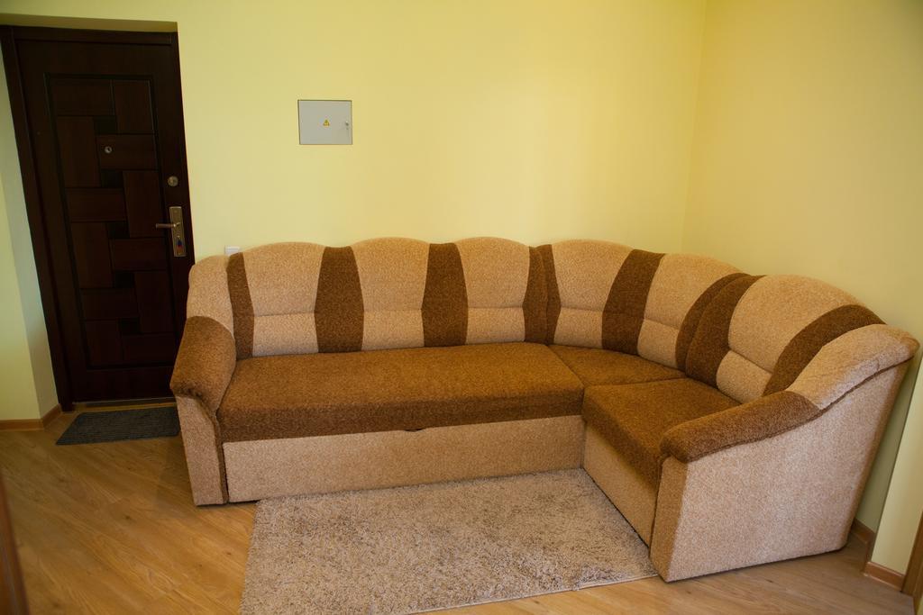 Apartment In 2 Min From Poznyaky Metro Station キエフ エクステリア 写真